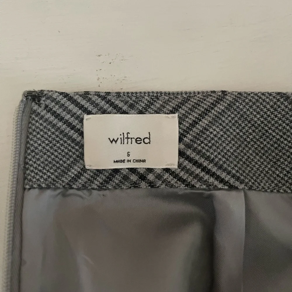 Aritzia Wilfred Gray Plaid Asymmetrical Faix Wrap Skirt - Picture 4 of 4